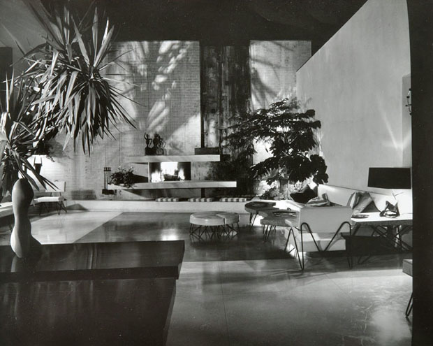 The Brody House, A. Quincy Jones, c. 1950. Photograph by Julius Shulman