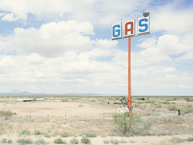 Gas-Station County Road New Mexico - Iñaki Bergera