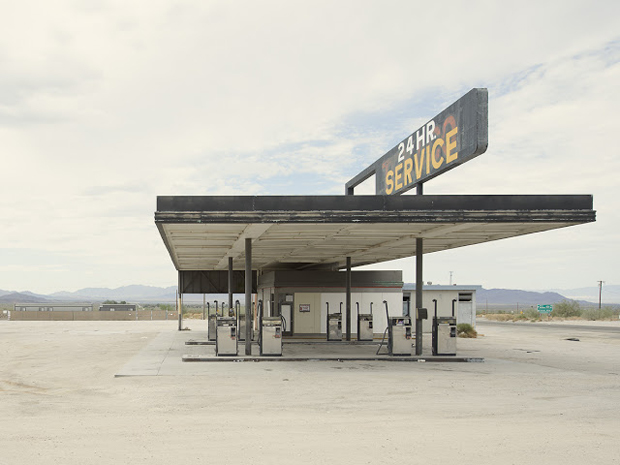 Gas Station Desert Center California - Iñaki Bergera