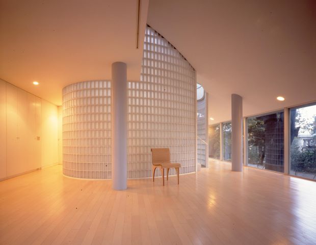 Shigeru Ban's home. Photo by Hiroyuki Hirai. Image courtesy of Where Architects Live